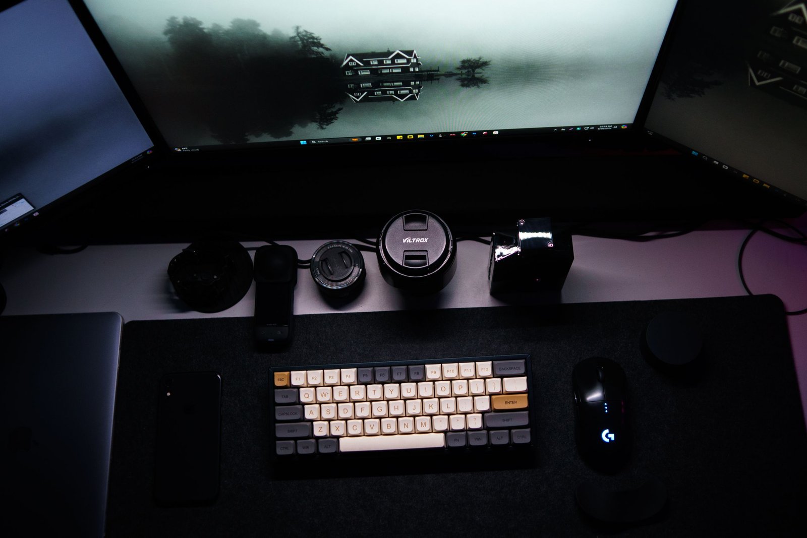 A Bonus Feature for Streamers: The Adjustable Light on the Logitech Kiyo